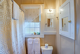 Fredericksburg Texas vacation rental house full bath