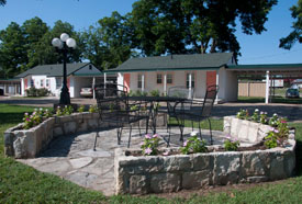 Fredericksburg Texas Hotel motel swimming pool hot tub