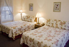 queen bed Fredericksburg Texas Hotel motel